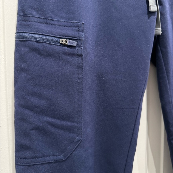 FIGS High Waisted Yola Skinny Scrub Pants bundle navy and black xxxs - Picture 7 of 13